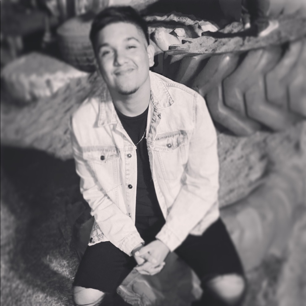 Meet your Posher, Diego